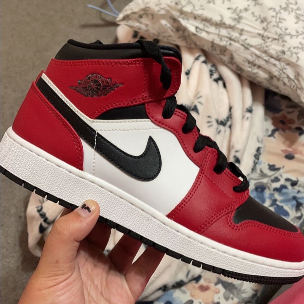 Jordan 1 Mid Chicago (GS)